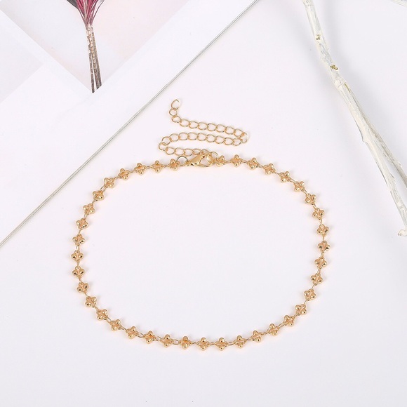Dainty Minimalist Gold Chocker - Picture 4 of 5